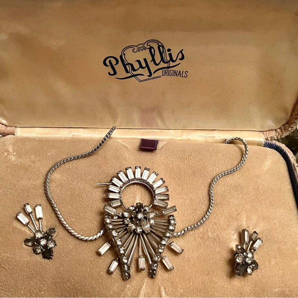 Phyllis Originals Necklace/Clip Earring Set & Box
